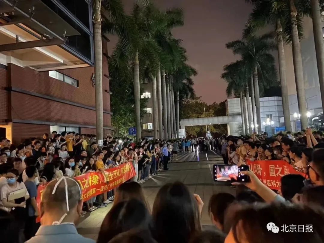 推荐|钟南山凯旋，昨夜这一幕幕刷屏了！他亲自分享了一个获奖时的小细节