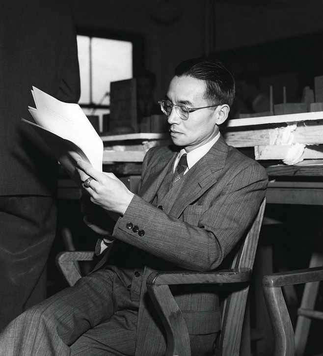 林洙将林徽因照片取下,被梁再冰打了一巴掌,梁思成:没时间哄你