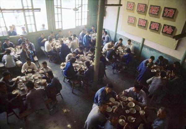 70年代,小小餐桌,幸福生活,鲜肉水饺才两角