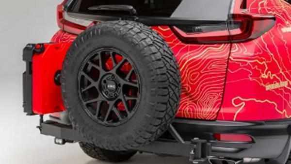 外挂备胎本田crv,车载冰箱,帐篷,备用油箱,穿越一辆就够