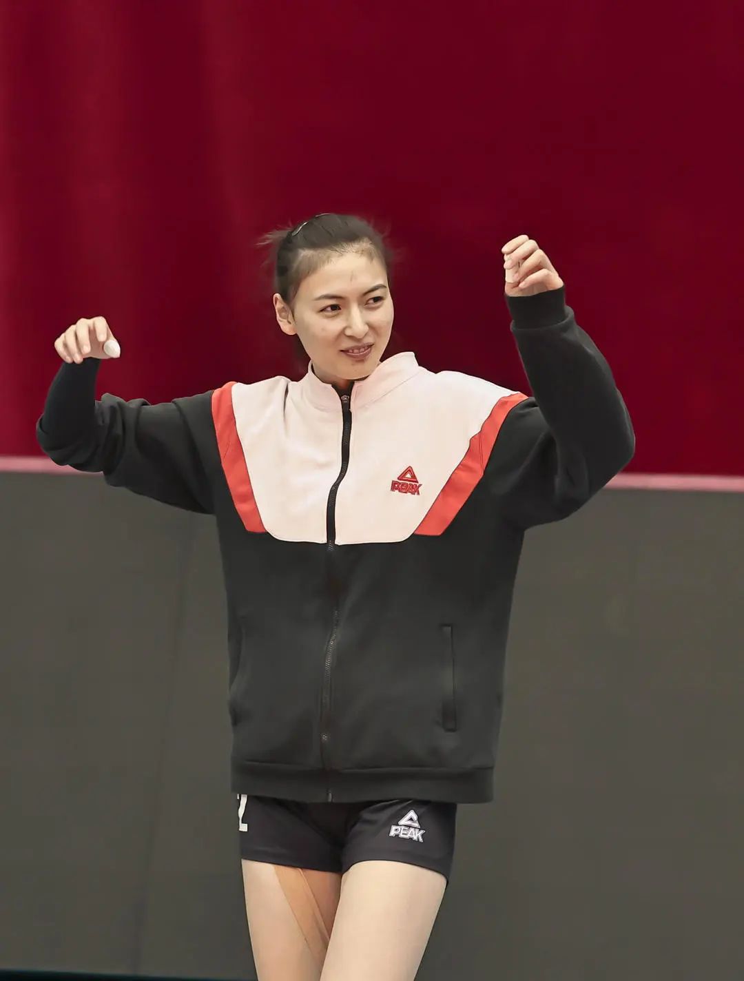 中国女排惨败给波兰女排 终归到底还是波斯铁骑太强了