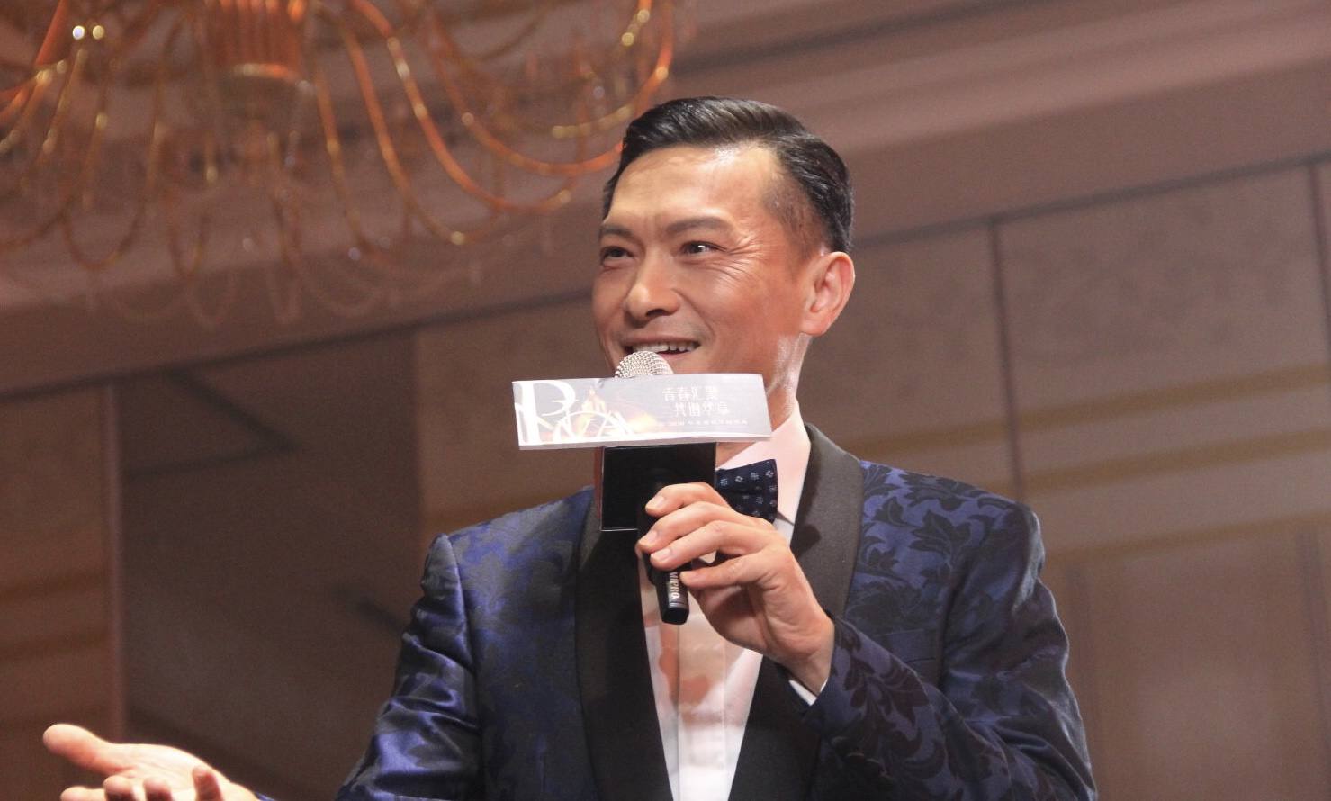 55岁陈锦鸿近况曝光!曾为自闭症儿子隐退,花一周教会其一个词语