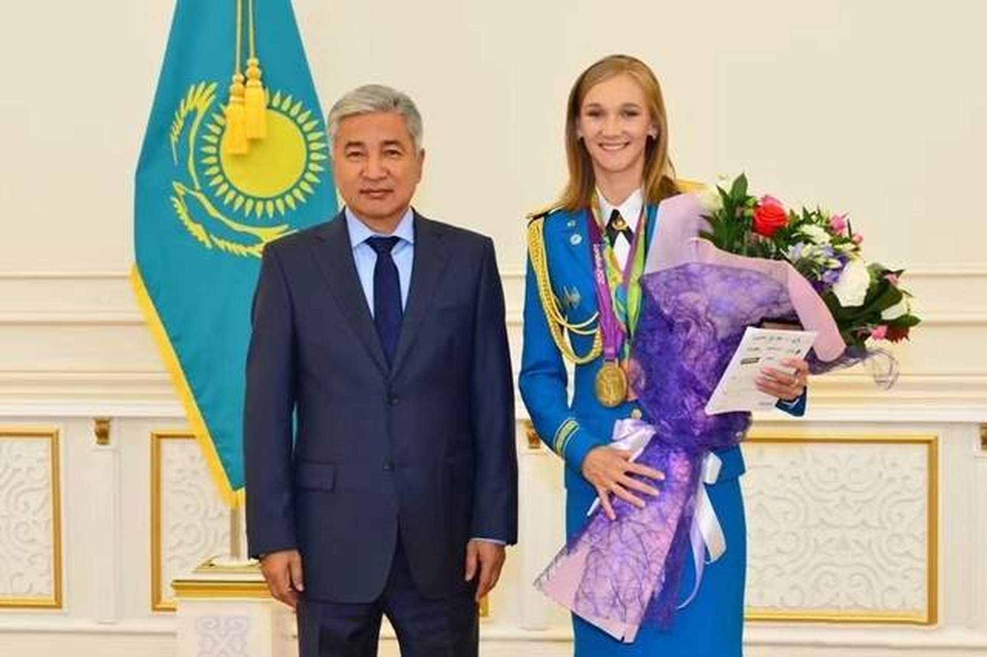 哈萨克斯坦人很年轻,全国50%以上的人口年龄在30岁以下,25%以上的人