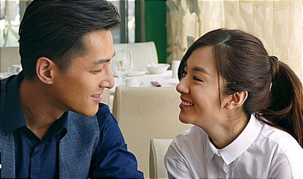 爆!王晓晨恋爱后,不顾及形象和男朋友争吵,竟还在家门口抽起烟