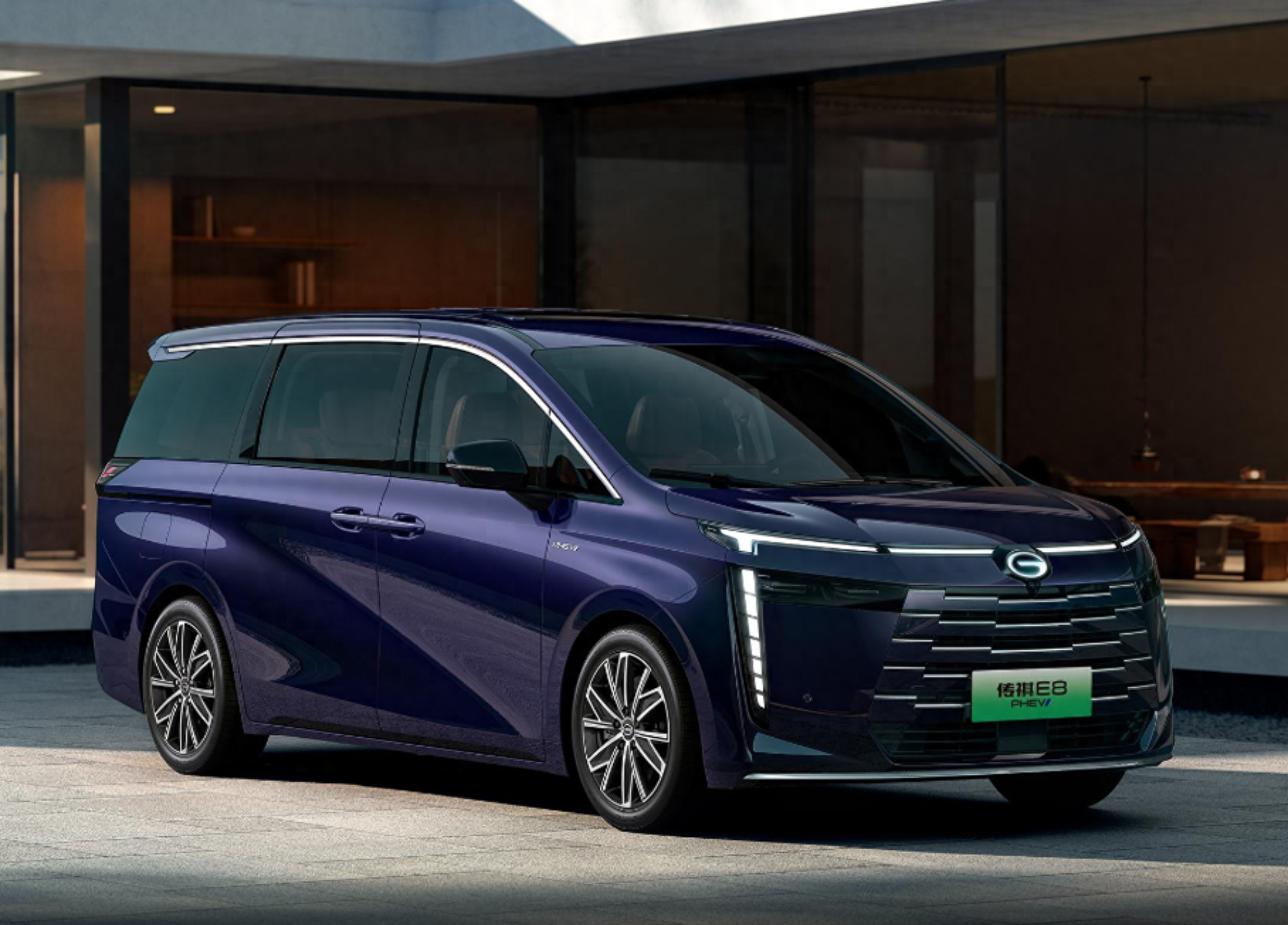 20万级首选mpv,2.0l插混合动力,纯电续航150公里,1.13l低油耗