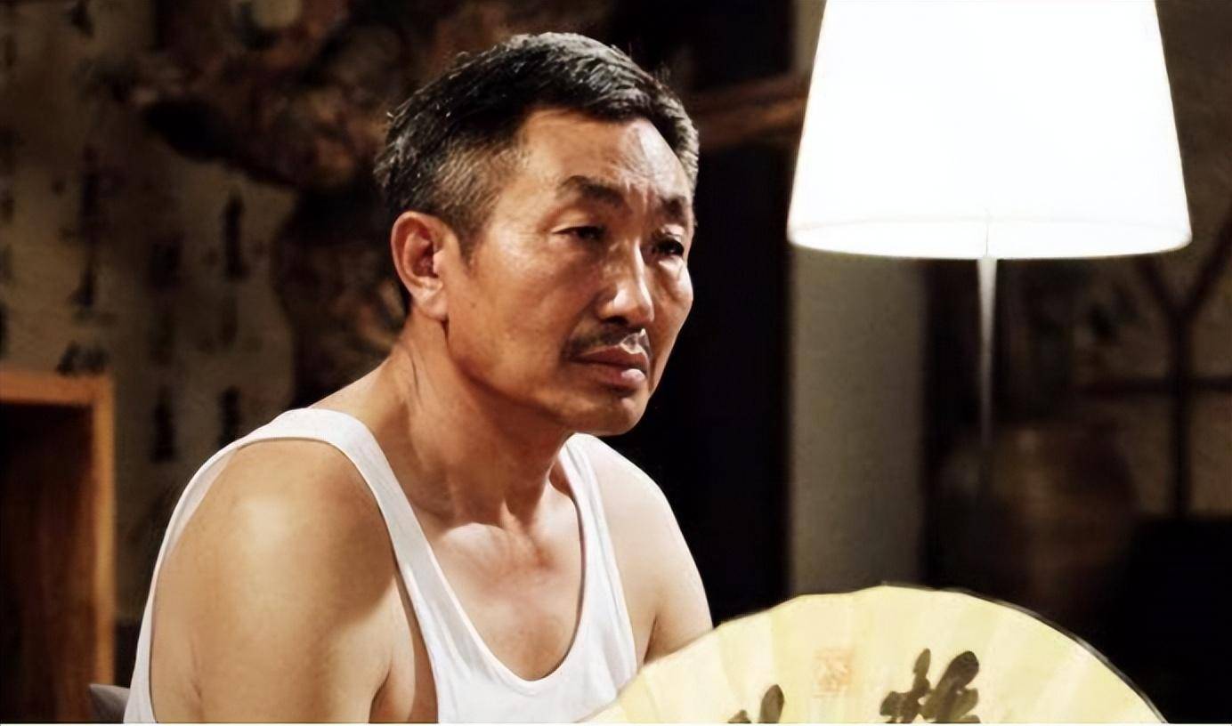 勇气与智慧!老实人杜源的"夺房大战"揭示人生无常与争取之道