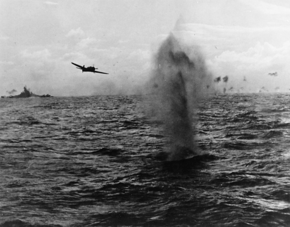 莱特湾海战,日本舰队全军覆没,敲响了日本投降的丧钟
