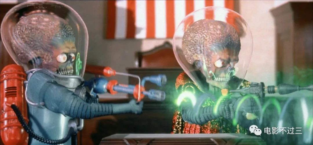 《火星人玩转地球》:荒诞,有趣,细思极恐!
