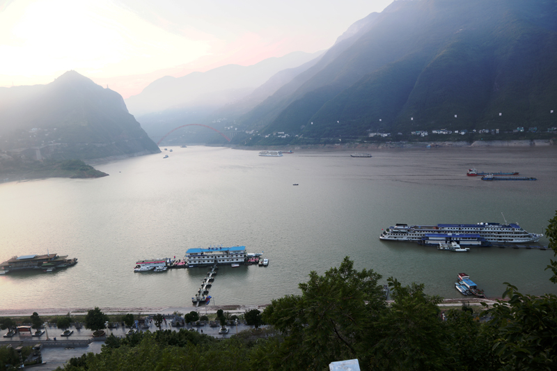 三峡黄金水道重庆巫山水运繁忙