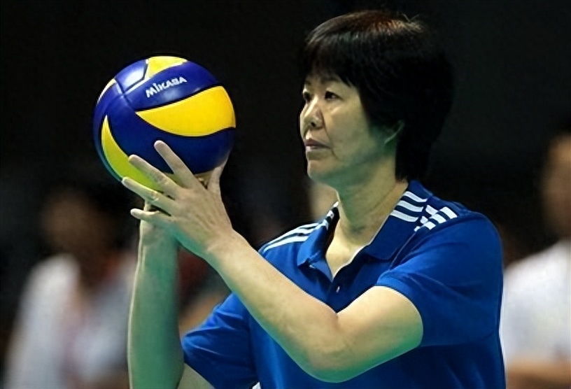 回顾铁榔头不负女排期待郎平宣布惊喜决定球迷沸腾了