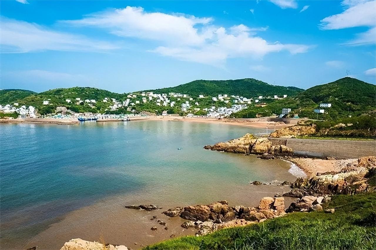 这片故土,是我国南沙群岛之中的一个大型岛屿.