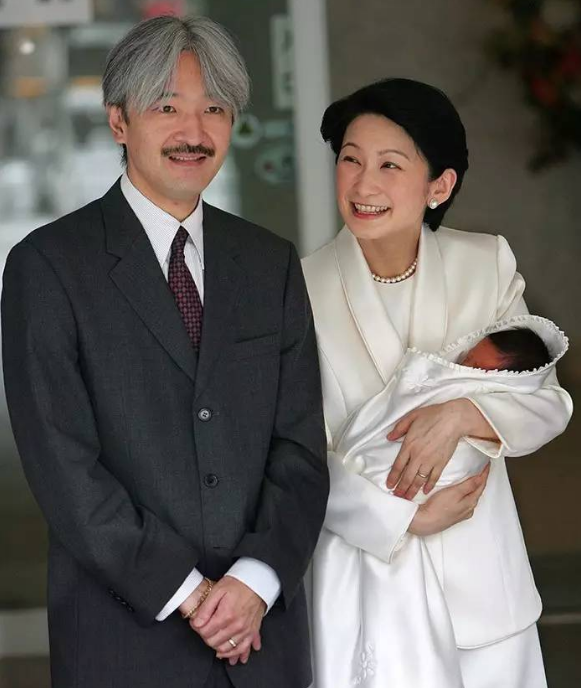 文仁亲王:比哥哥结婚早,41岁迎来老来子,父凭子贵成为继承人