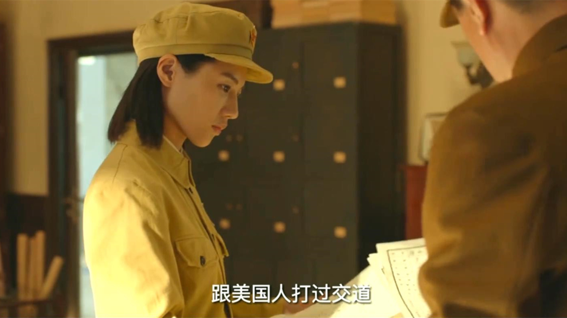 《战火熔炉》的删减片段,赵和被调往连队当翻译,向雨三湾发牢骚