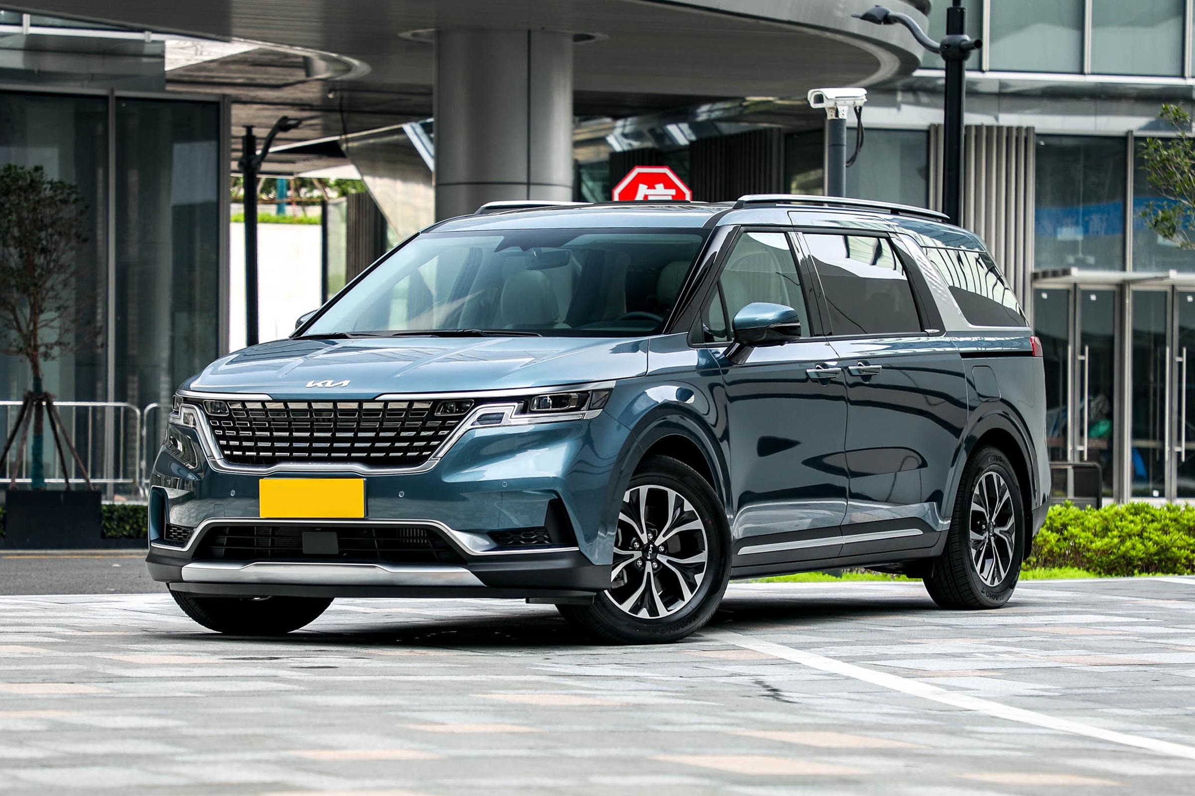 1米,轴距近3.1米,起亚嘉华堪称完美mpv,为何没人买账