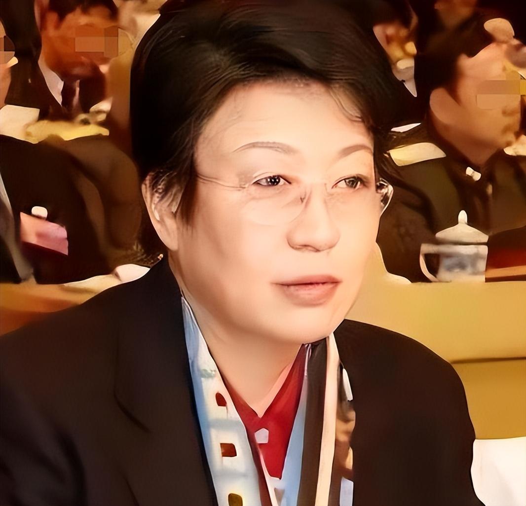 黑龙江"大老虎"韩桂芝,亲自挑选帅气男秘书,敛财百万被判死缓