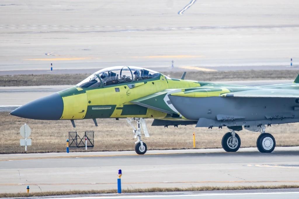 美軍陷入誤區,瘋狂追求戰機空空彈攜帶量,f15ex掛12枚升空