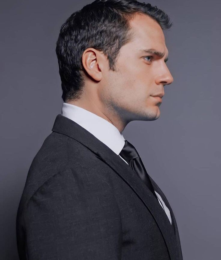 超人猎魔人阿尔萨斯亨利卡维尔会是下一个007吗