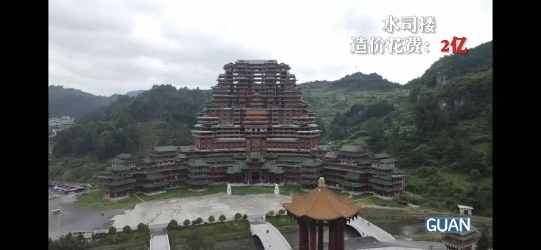 |一个小县烧掉400亿，举债建“魔幻大楼”？官方回应