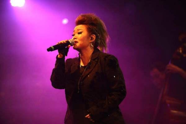 《漂洋过海来看你》的背后:是原唱金智娟与阿橹的爱情故事