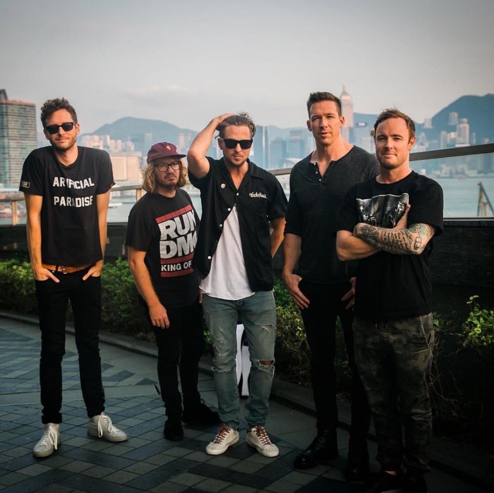 共和时代主唱:一人"承包"的欧美乐坛,这些爆火单曲都是他写的