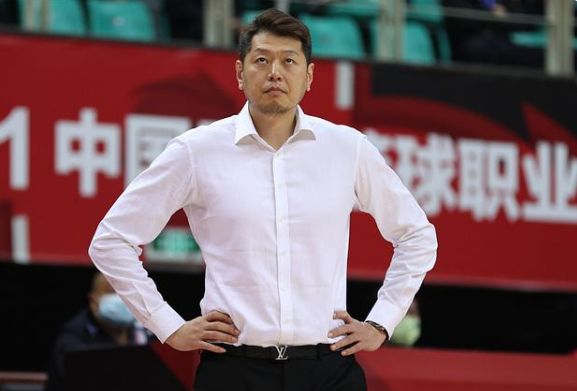 "亚洲蝶后"周雅菲:嫁丧妻莫科,被莫科前岳父母当女儿