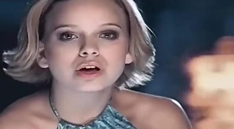 经典歌曲prettyboy中英字幕版