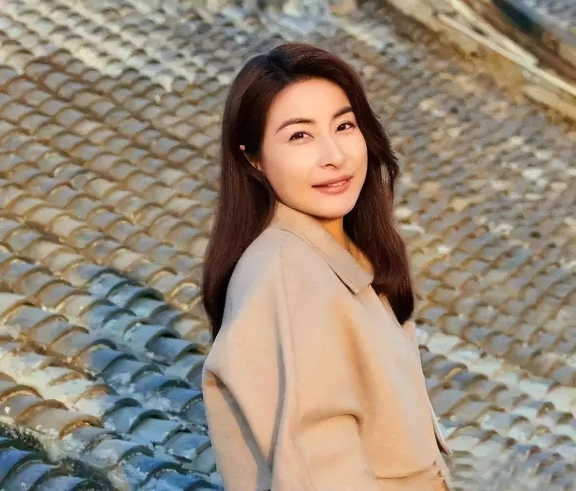 郭晶晶的4个身份外界低估了她的地位霍启刚非她不娶实属高攀