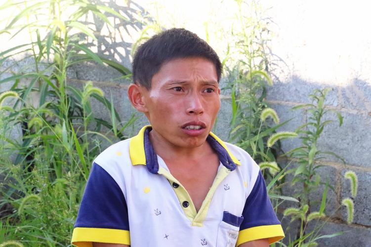 贵州残疾男子 养牛年入千万