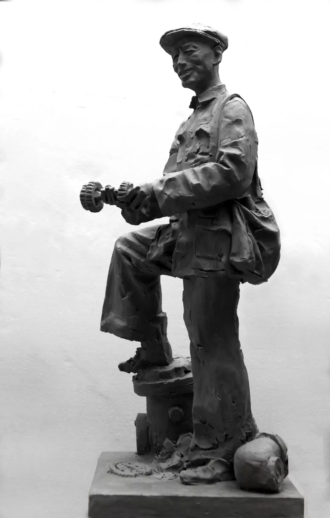 清华美院雕塑系李鹤:肉身无限