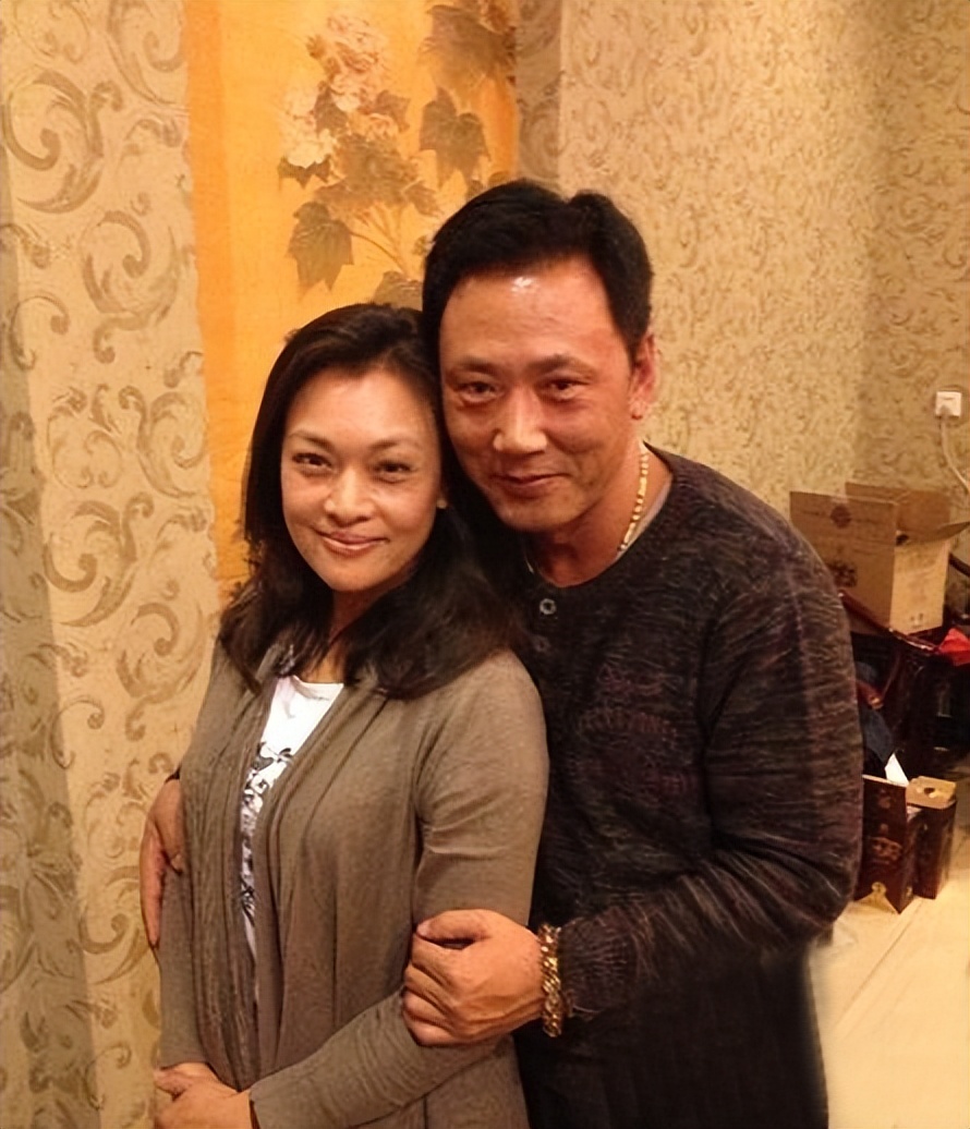 "硬汉"宋运成:36岁当"北漂",妻子帮他中年走红