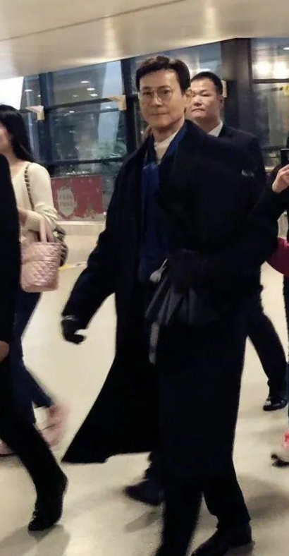 回顾看76岁郑少秋最新生图我发现他上世纪火遍亚洲不是没有原因