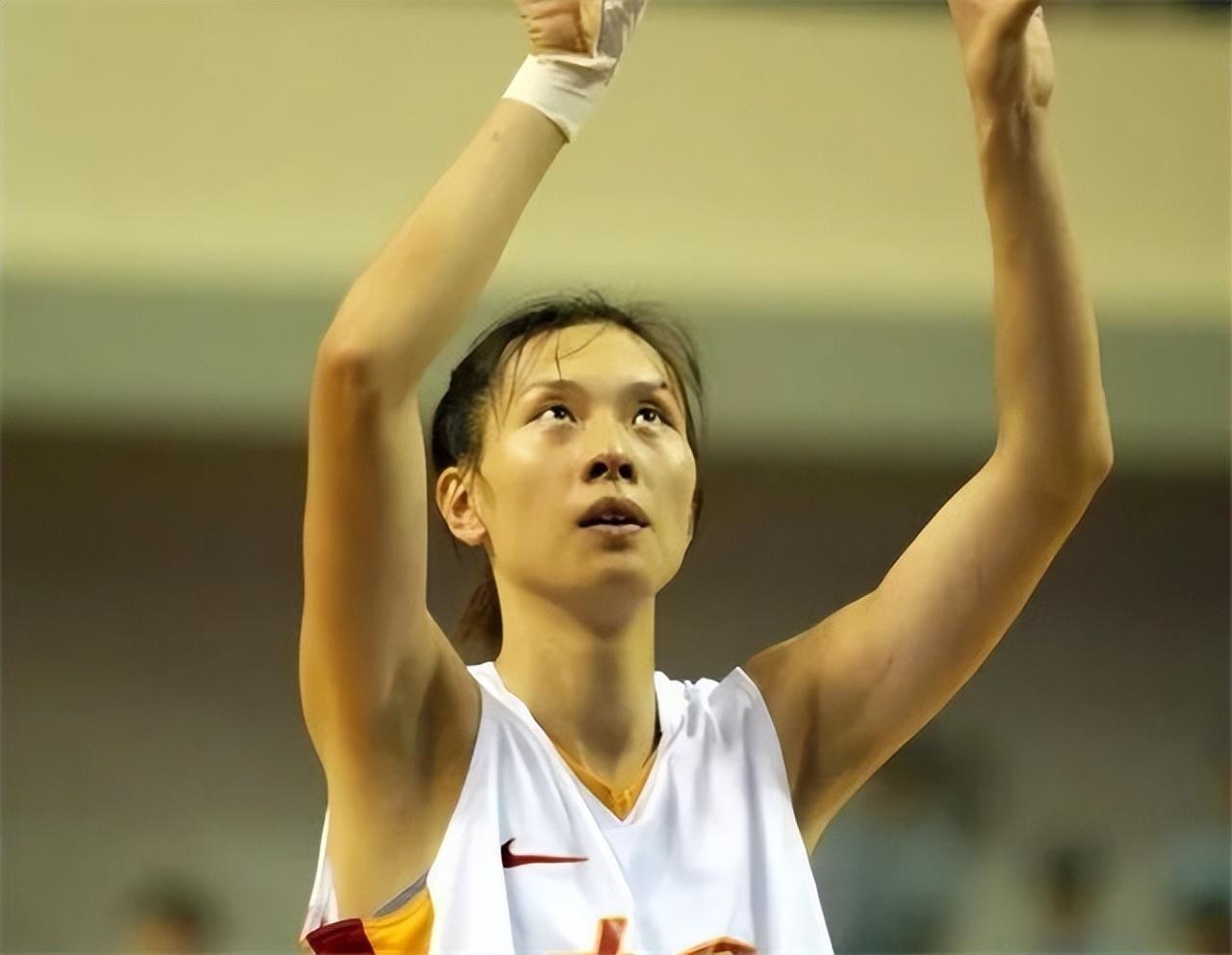 中国女篮的小角色陈鹭芸!孩子流产又被丈夫抛弃,仅38岁就离开了