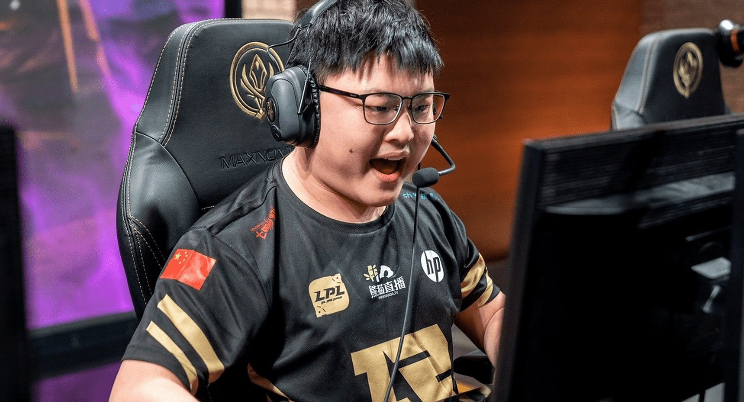 mlxg爆料uzi背后辛酸   自从夏季赛结束之后,有关uzi的争论就没在网上