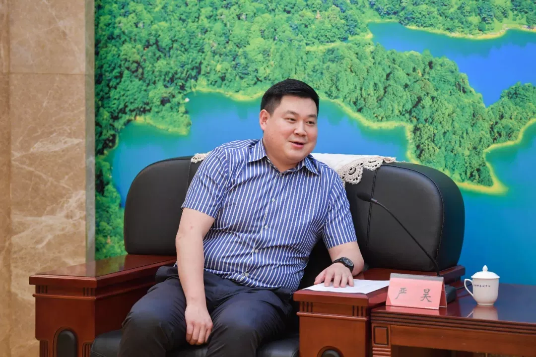 南京首富严昊身价1250亿,超张近东1040亿,父亲是天下第一狂人