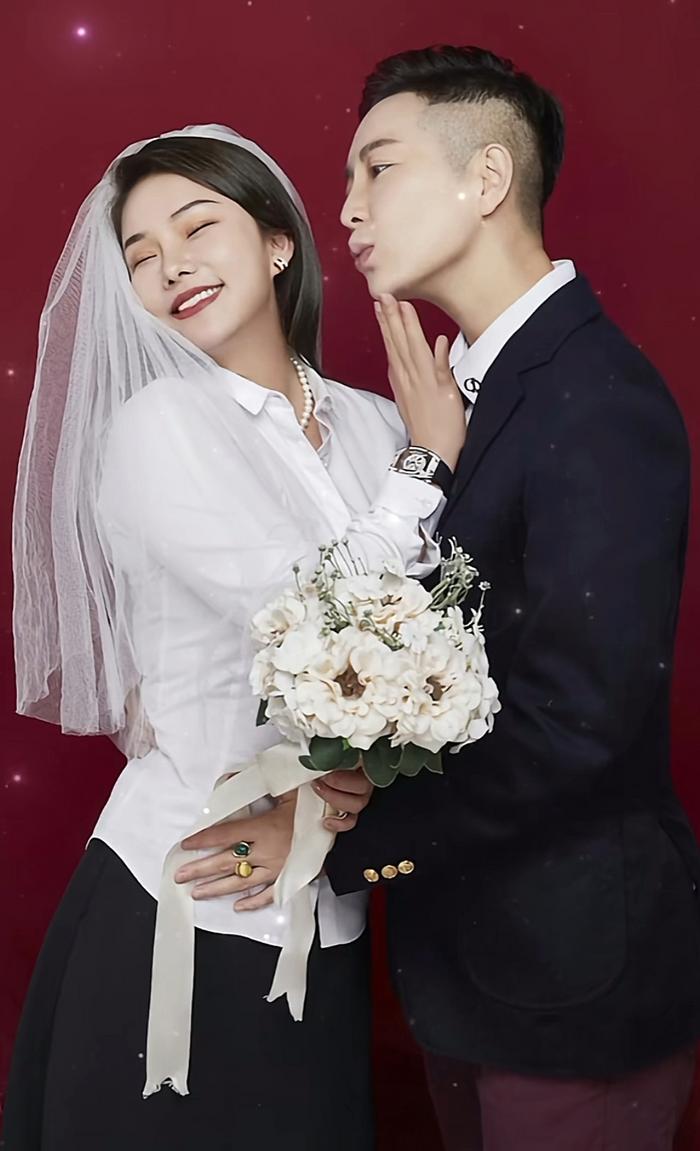 同性恋富婆开劳斯莱斯参加发布会,港星黄宗泽胡定欣一起合影