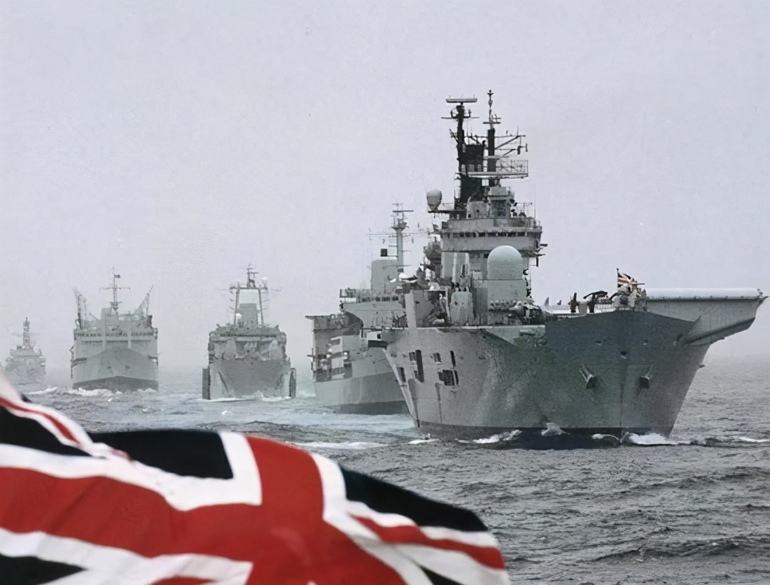 香港回归前夕,34艘英国军舰组成的庞大舰队突然驶入中国领海