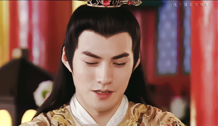 360度无死角的神级建模脸,刀削般的脸庞,一个字, 绝!