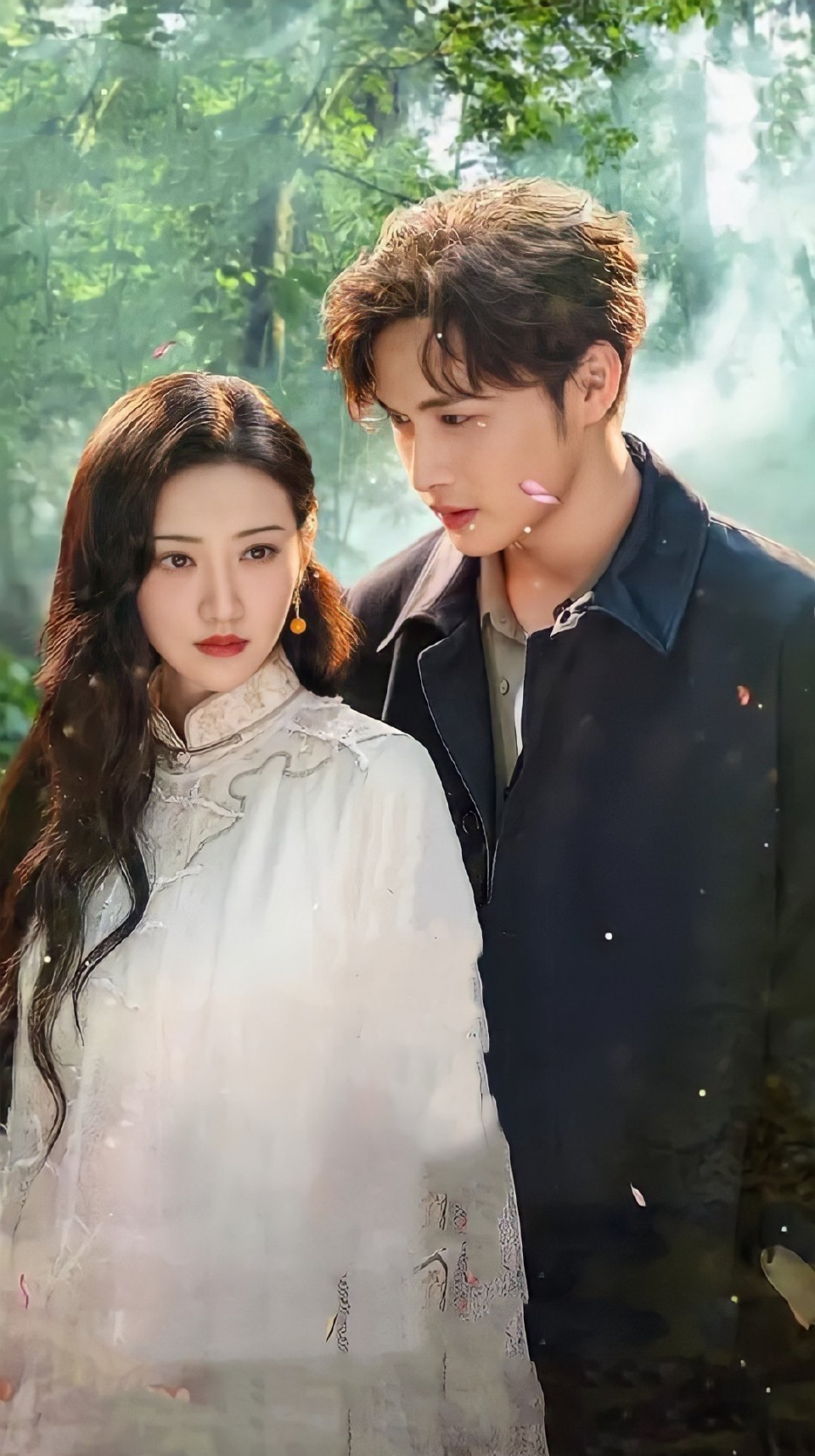 秦放表白司藤,张彬彬特意评论景甜动态,还拥有了铁粉标志