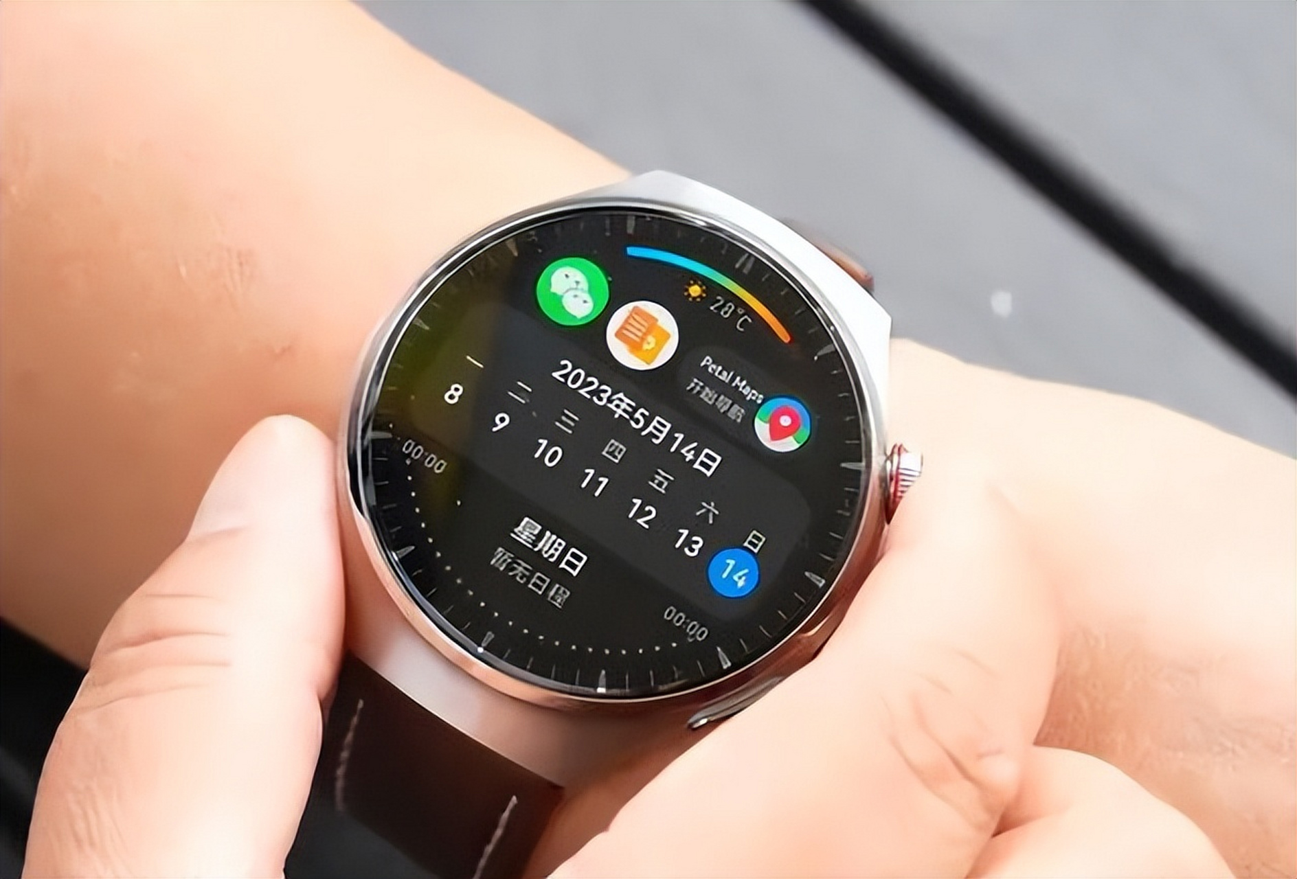 华为血糖手表能测血糖,它具有无痛葡萄糖监控功能,可时刻监控血糖水平