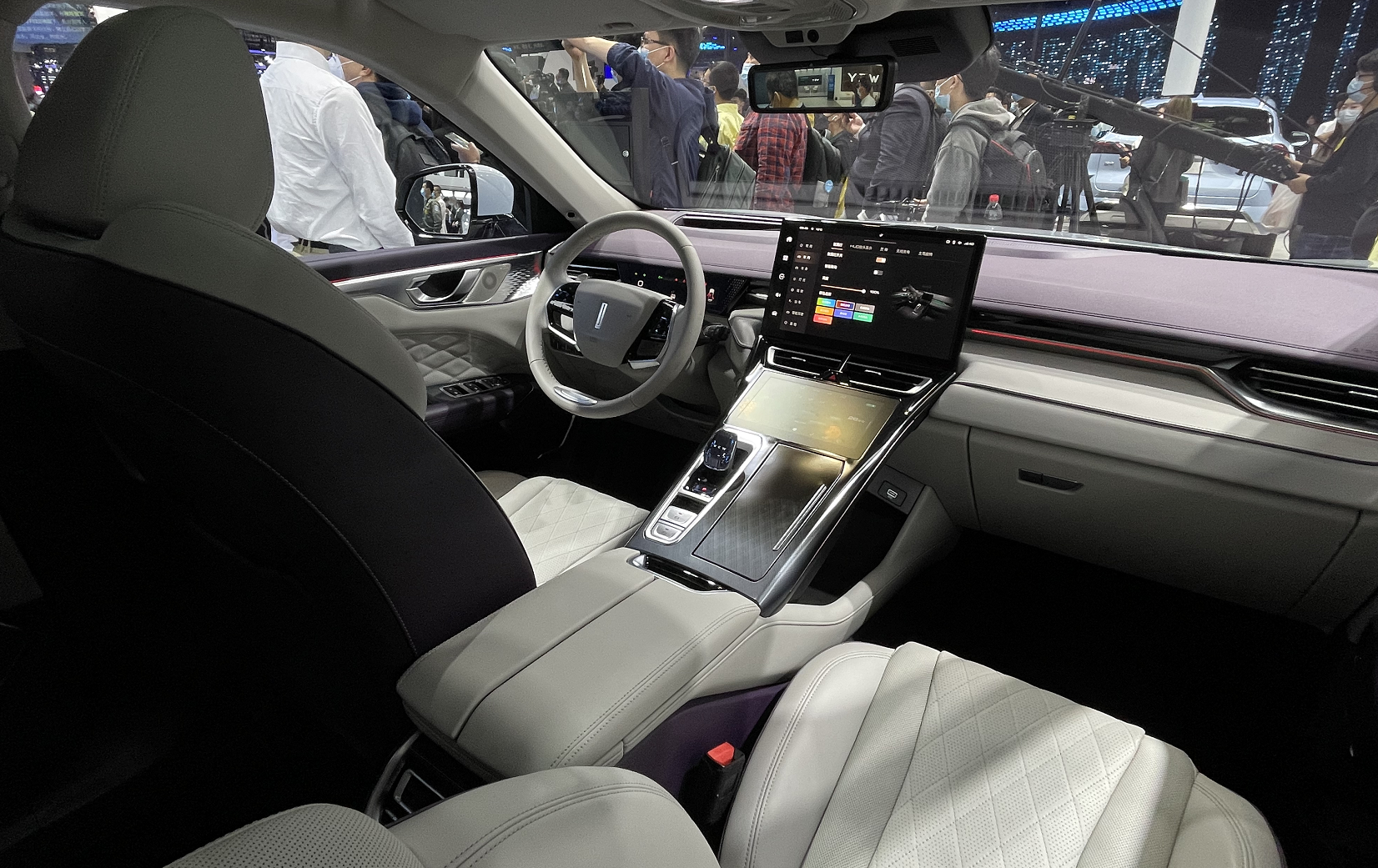 预售17.98万起,姚安娜以女性视角解读wey摩卡