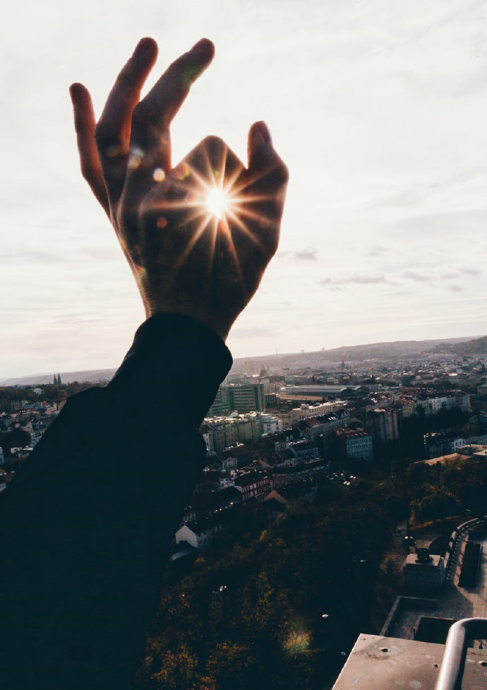 睡前晚安心语文字配图,平凡之处有清欢,喜怒哀乐亦安然