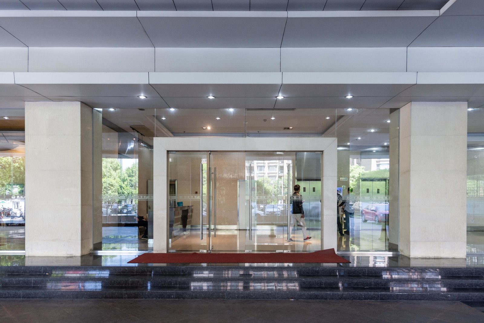 钱江商务广场-伊犁南路111号