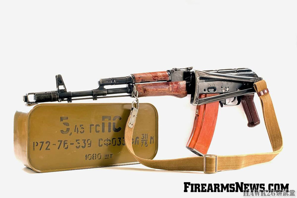 苏联aks-74步枪的历次演变 专为空降部队研制 折叠枪托多次修改