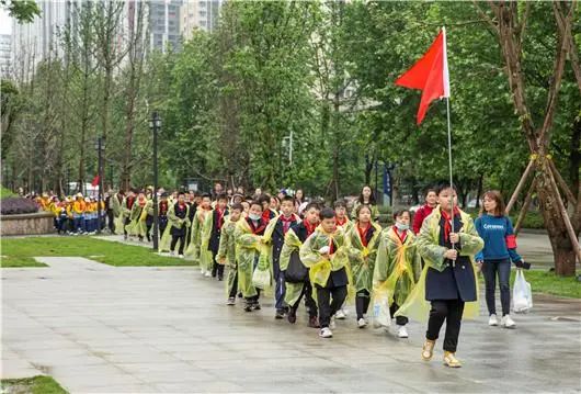 党史学习教育⑨丨龙洲湾小学:"重"走长征路,在实践中学党史