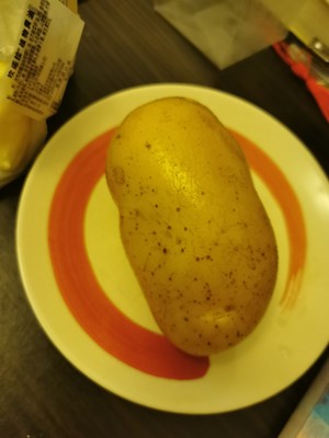 微波炉烤土豆的做法