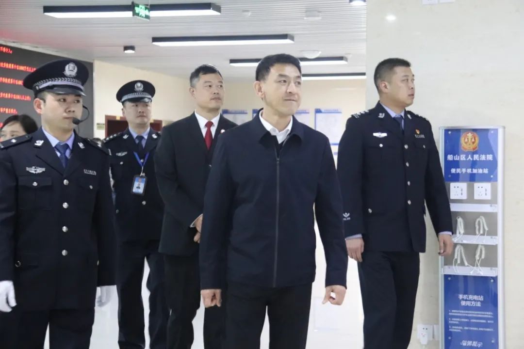 省高院法警总队总队长刘佰利一行督导船山法院警务工作