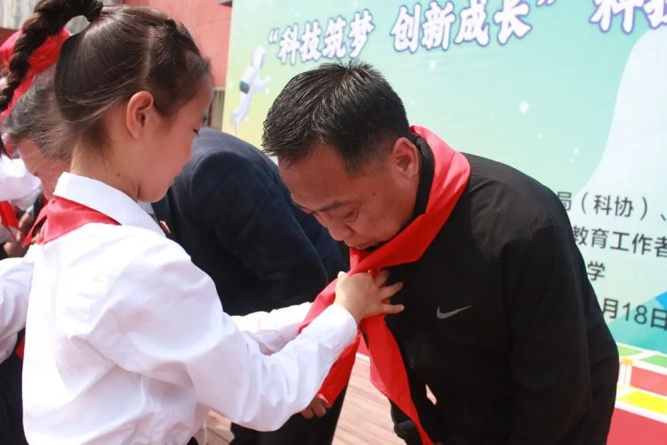 科技筑梦 创新成长——明德门小学科技文化校园行活动