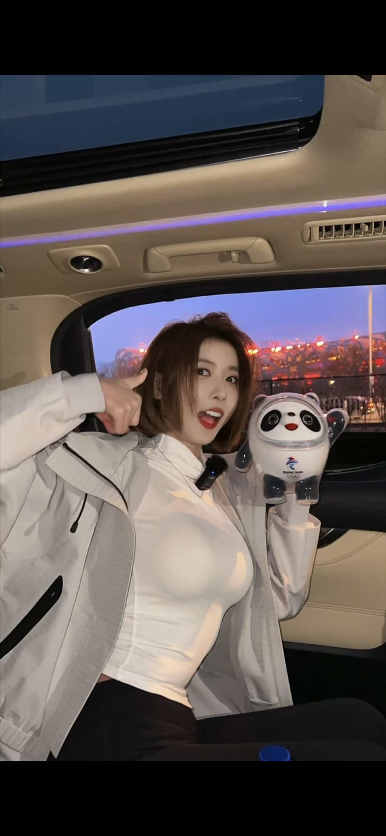 千万网红"宅男女神"聂小雨,从女神设计师到汽车圈转型的无奈