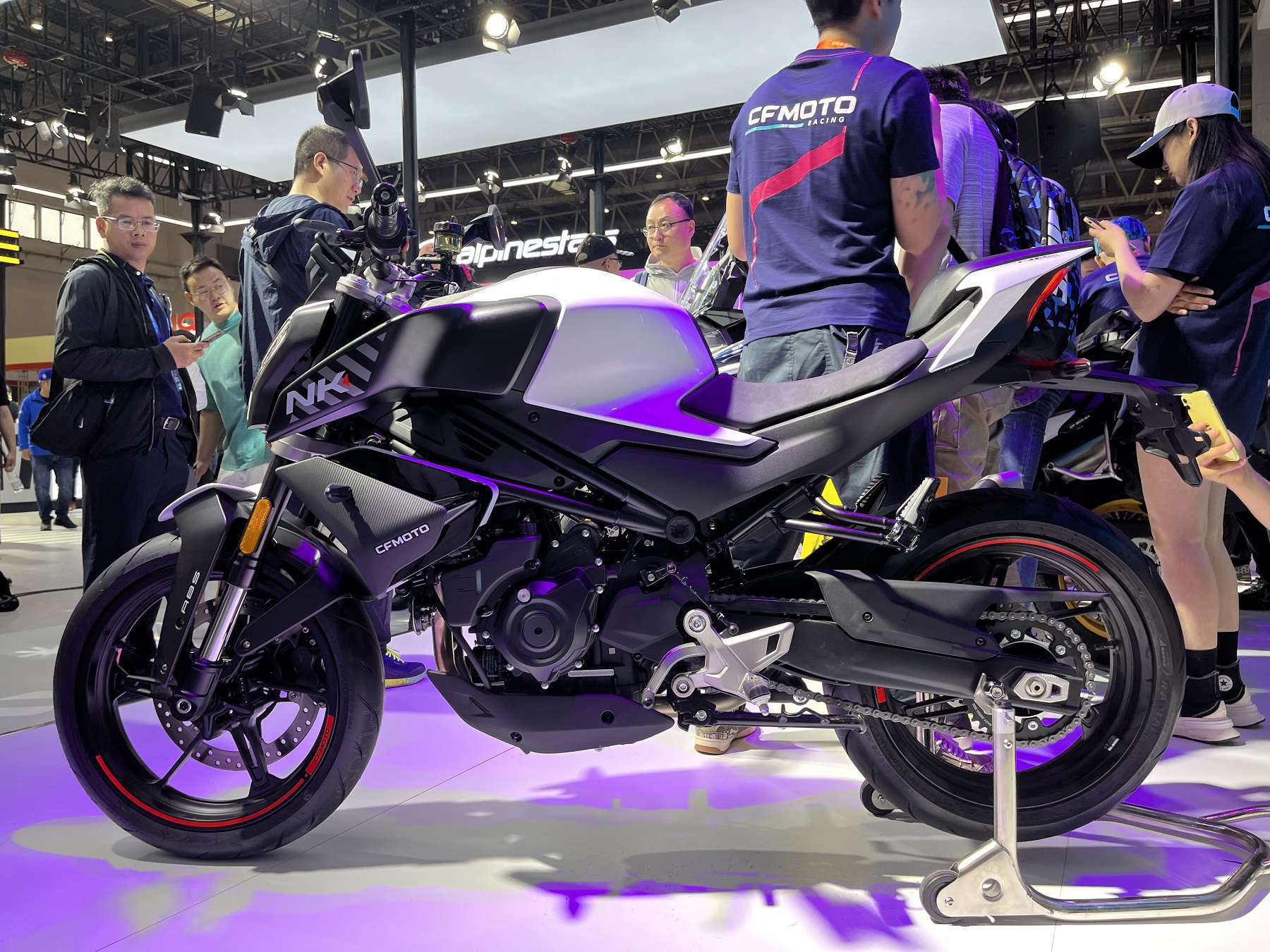 友商还有活路吗?春风450nk正式发布,售价27880元