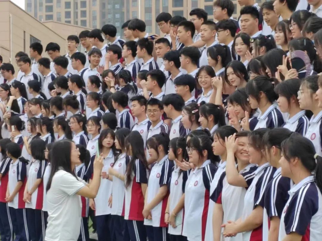 感恩成长 青春远航 汉川二中举行2023届高三毕业典礼暨成人仪式